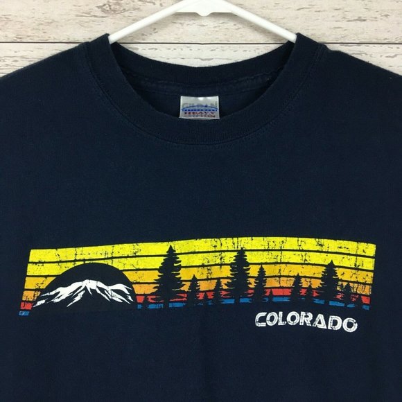 Colorado Souvenir T Shirt - size Medium - Navy Blue Travel Gradient Sun Graphic - Picture 2 of 6